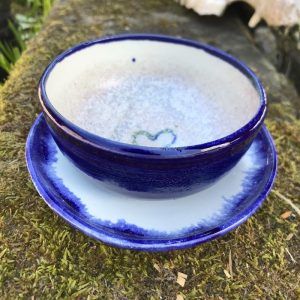 Conjunto taza y plato Corazón azul Maider Arte Ceramica