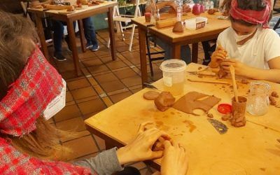 Talleres de cerámica en familia en Hierbas Dulces- Gijón